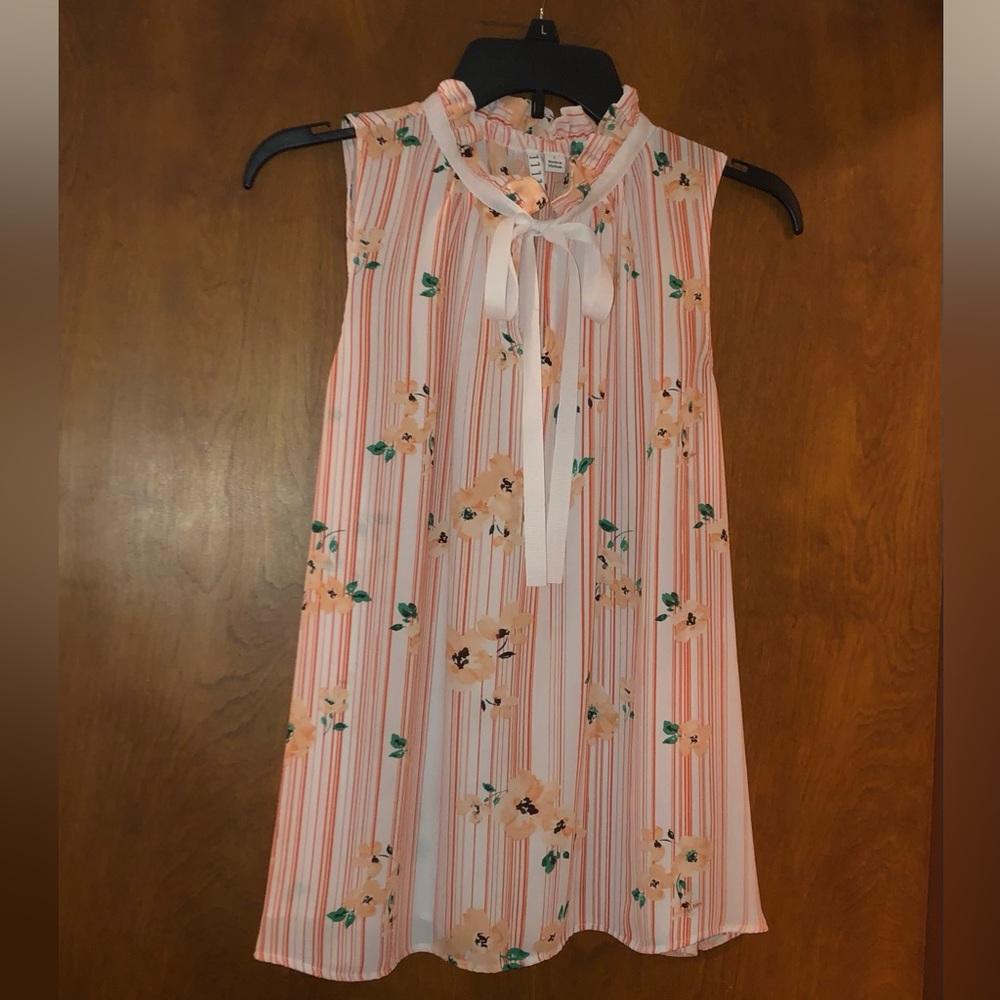 Elle ruffle tie neck sleeveless blouse size L NWOT